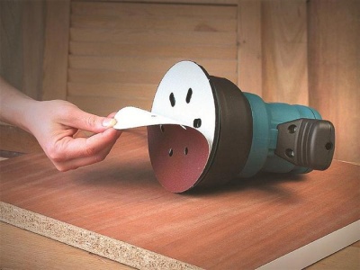 Круг абразивный шлифовальный на липучке 8 отверстий Ø125 P150 (УПАКОВКА ПО 100ШТ)